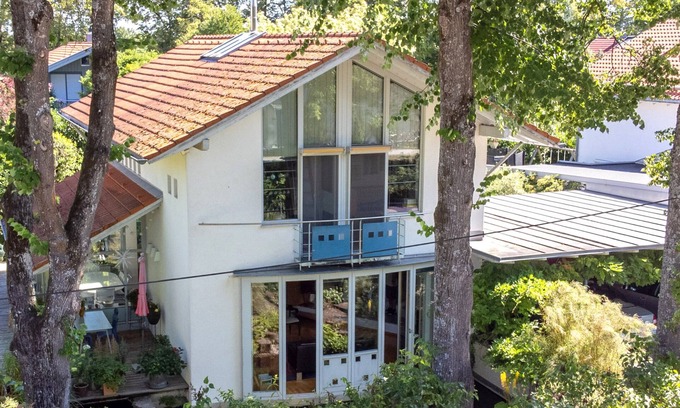 Munchen District Villa | 25 min to Center - 2680sf Artist's House South Munich - Vacation Work Seminars