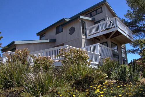 Lodge Hill House | 2620 Merlyn