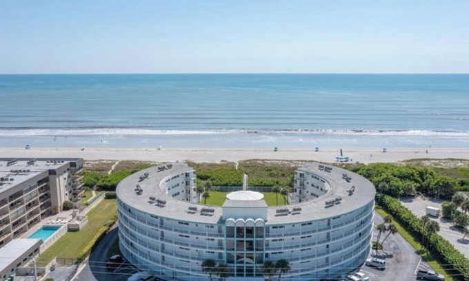 Cocoa Beach Condo | 2700monthly Ocean Front 2-bedroom condo in enchanting Cocoa Beach 90 day minimum