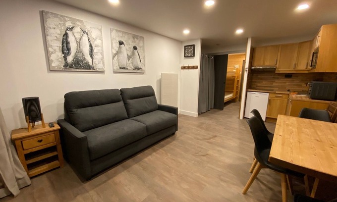Les Deux Alpes Apartment | 27m2 3-star studio at the foot of the Belle Star chairlift, slopes and ski school