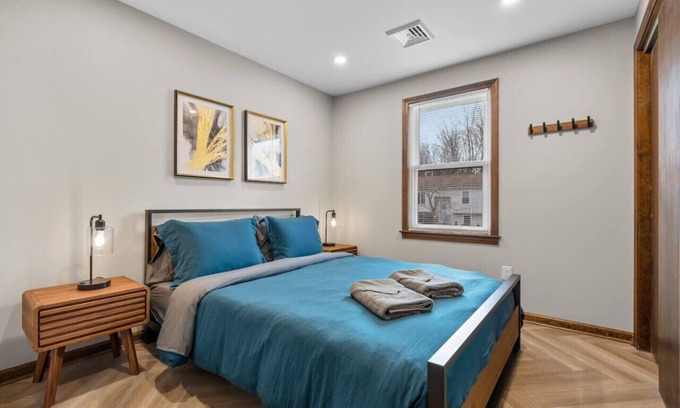 Middletown House | #29 - Modern 5 Bedroom/2 Bath