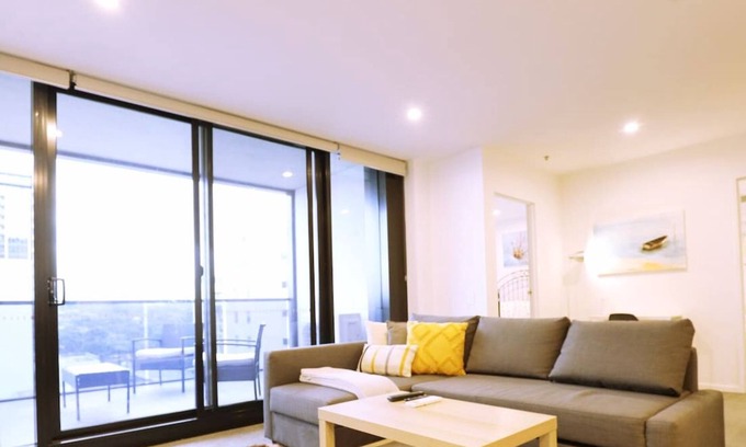 Phillip Apartment | 2bd 2bth - Chic Apt in Woden CBD