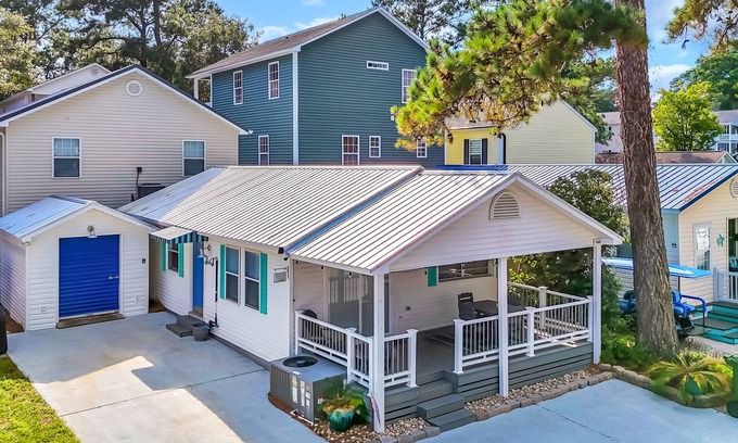 Myrtle Beach House | 2Bdr/2Ba Charming Beach Cottage in Ocean Lakes w/Golf Cart