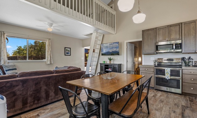 Flagstaff House | 2BDR | Sept. and Oct. Availability | Enjoy LVT Local Discounts!