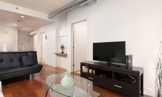 Center City West Apartment | 2Bedroom 2 Bath Apartment in the Heart of Philadelphia