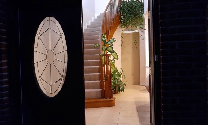 North Arlington Apartment | 2bedroom apartment in fantastic Arlington with AC,WiFi, fitness room ,no kitchen