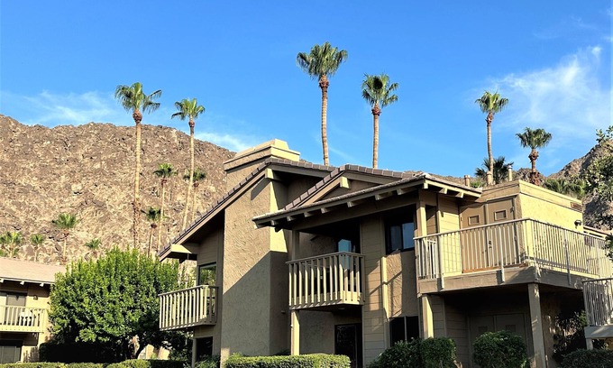 Indian Wells Condo | 2bedrooms 2 baths Condo, in Mountain Cove, with pool and conveniently located