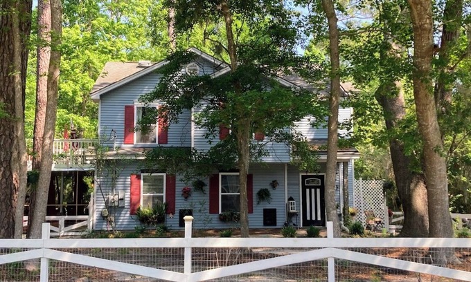 Savannah Apartment | 2BR/1BA-Tybee Beach & Historic Downtown-Minutes Away-Pet OK