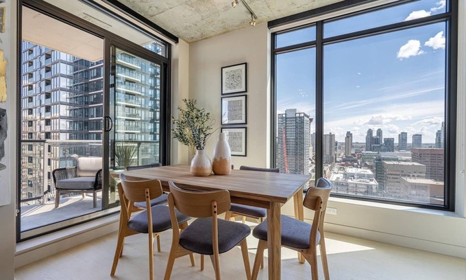 Beltline Condo | 2BR 2BA Rustic Japandi Inspired Design Theme - 6 Guests & POOL!