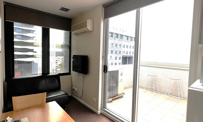Carlton South Apartment | 2BR Apartment with 2 Single Beds | Central, Walk to It All