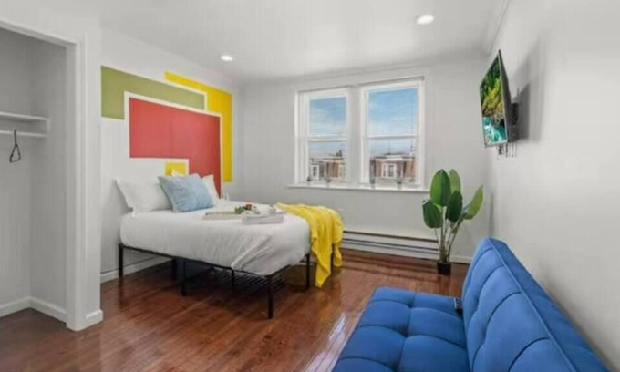 West Philadelphia Apartment | 2BR Apt Close to Movie Theaters