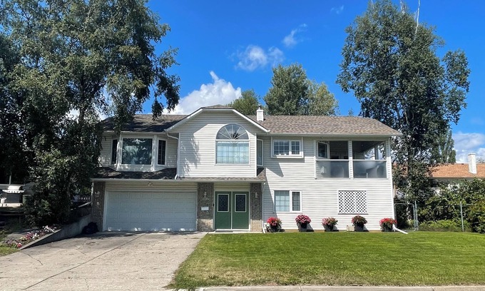 Prince George House | 2BR Entire House, Professional, 2min to the Hospital