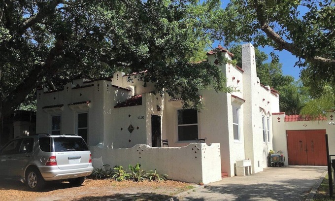 Gulfport House | 2BR- Gulfport Beach House