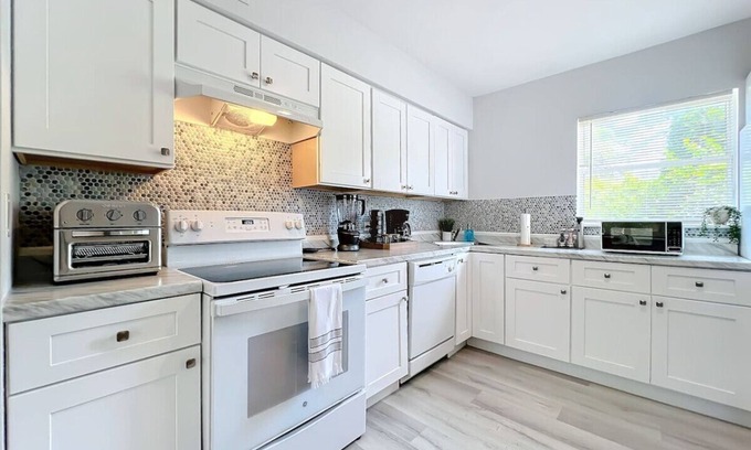 Lake Mann Estates House | 2BR Oasis: Minutes to Top Attractions & Parking!