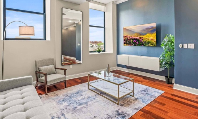 Olde Kensington Apartment | 2BR Retreat | Northern Libs | 2 Beds | Onsite Gym