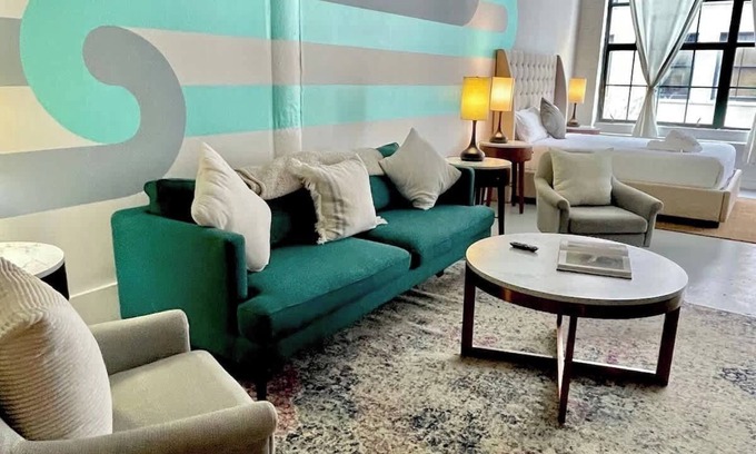 Downtown West Apartment | 2Br Spacious Loft Downtown STL