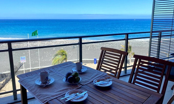 Tazacorte House | 2G Harbor Balcony