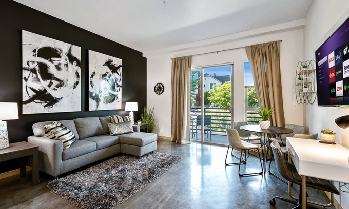 North Beacon Hill Apartment | 2miles→Downtown ★ 2miles→Hospitals ★ Patio + Rooftop ★ FREE Wi-fi ★W/D