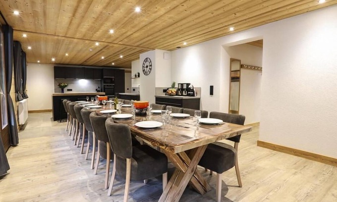 Chatel Apartment | 2nd floor, swimming pool, sauna, terrace, balcony, fireplace or stove, parking, 200m², Châtel