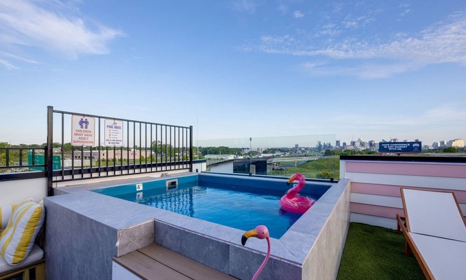 Talbot's Corner House | 2SBSide Homes 8 Bedrooms, Ultra Heated Rooftop Pools,Arcade,Elevator, Sleeps 23!