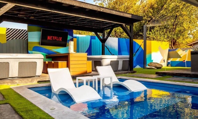 Downtown San Antonio House | 2x HotTub, Pool, MiniGolf, Theater,Games, 20guests