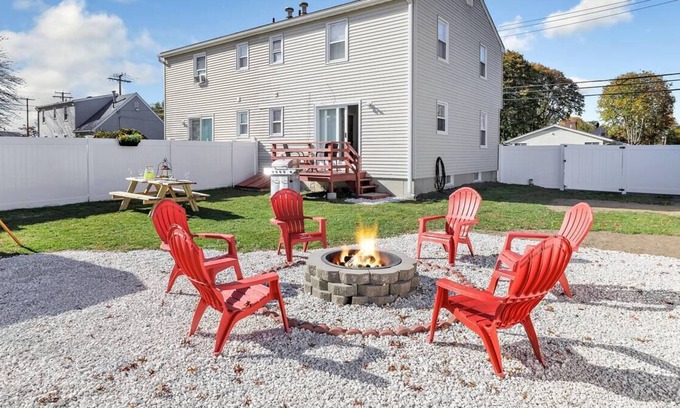 Stratford House | 3 Bed/1.5 Bath Townhome with Fully-Fenced Yard: picnic table, firepit, grill...