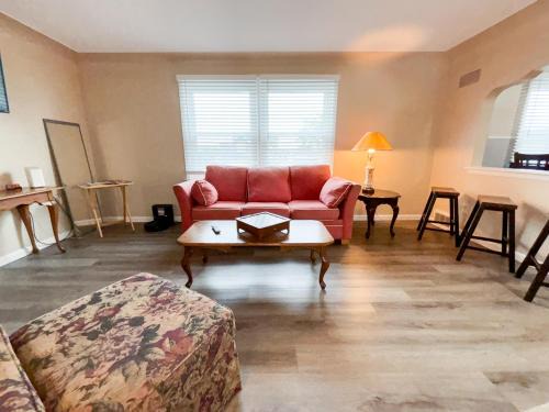 Anchor Bay Harbor Apartment | 3 Bed, 1 Bath, Upper Flat