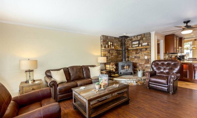 Orchard District House | 3 Bed 2 Bath, Pet Friendly, Midtown Bend!