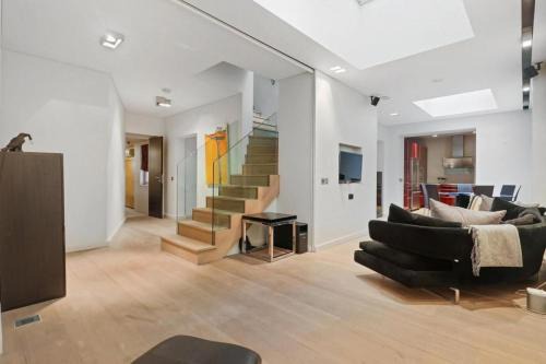 City of Westminster Apartment | 3 Bed Apartment Sleeps 6 - Pet-Friendly Wi-Fi