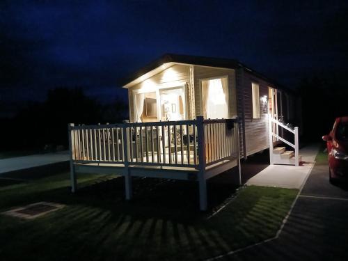 Flookburgh Ski Chalet | 3-Bed Caravan - Haven Lakeland Leisure Park