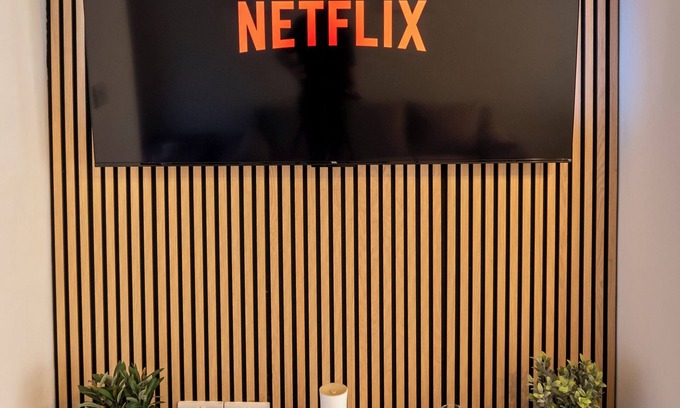 Stoke-on-Trent House | 3 Bed Home - Sleeps 8 - Stoke City fc - Parking