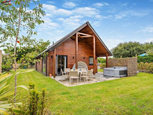 Upper Killay House | 3 Bed in Gower 91720