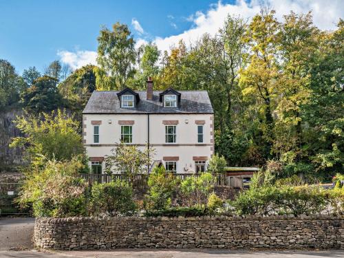 Matlock House | 3 Bed in Matlock 90663