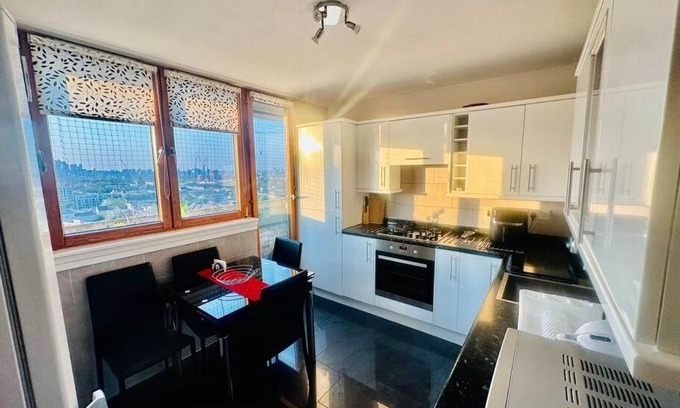 Southwark Apartment | 3 bed Sky apartment SE15 Peckham