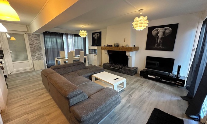 Herouville-Saint-Clair House | 3 Bedroom Private vacation home in HÃ©rouville-Saint-Clair