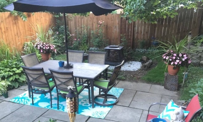 South Hills House | 3 Bedroom 1 Bath Amazing Backyard - 1 min walk from the Trolley (leads downtown)