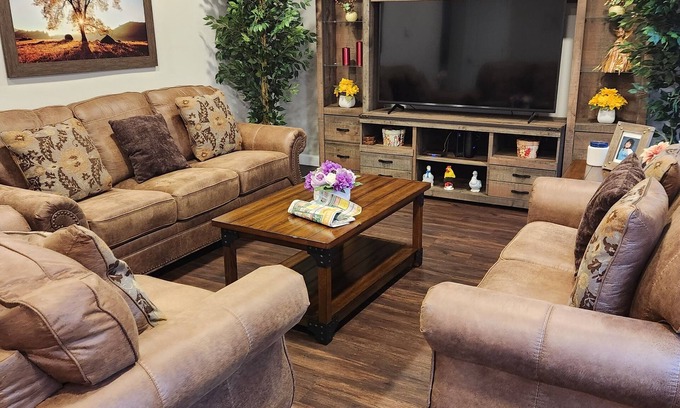 Kettering Apartment | 3 bedroom 2.5 bathroom 2 floor duplex duplex in the heart of kettering.