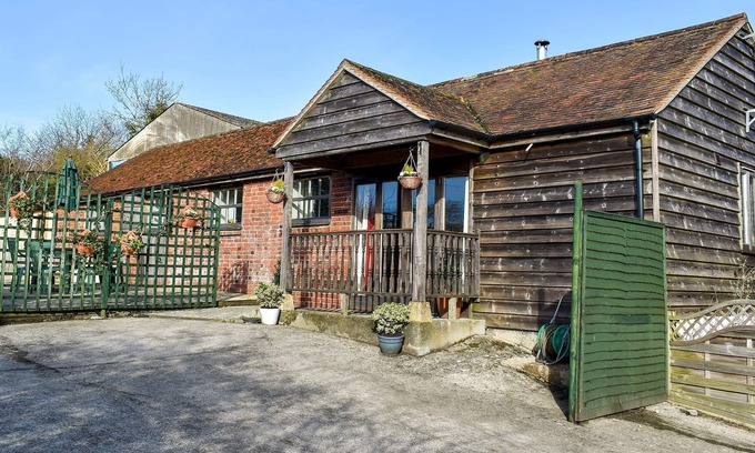 Okeford Fitzpaine Cabin | 3 bedroom accommodation in Okeford Fitzpaine
