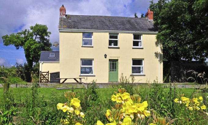 Haverfordwest Cottage | 3 bedroom accommodation in Llangwm, near Burton