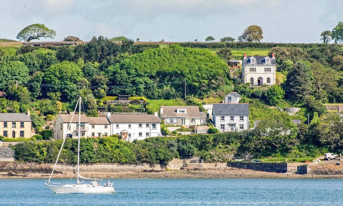 Llanstadwell Cottage | 3 bedroom accommodation in Llanstadwell