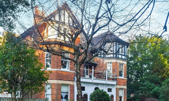 Bournemouth Cottage | 3 bedroom accommodation in Bournemouth