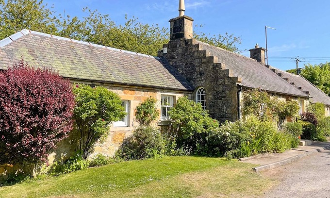Penicuik Cottage | 3 bedroom accommodation in Nine Mile Burn, near Edinburgh