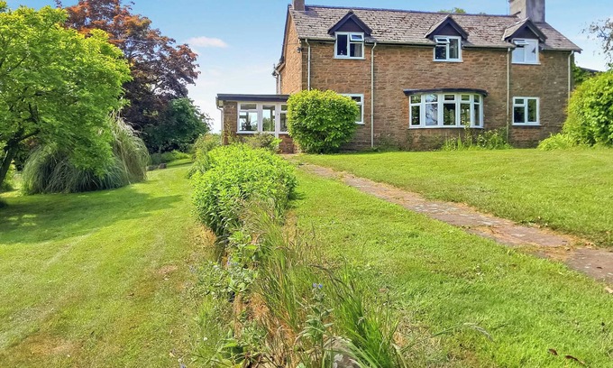 Longtown Cottage | 3 bedroom accommodation in Garway Hill, near Hereford