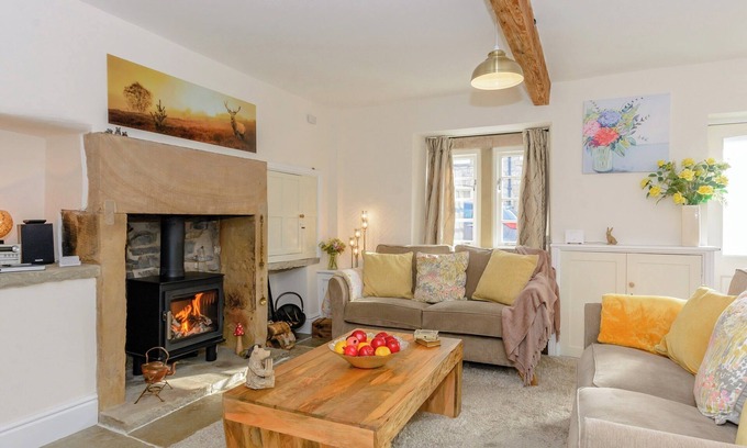 Ashford-in-the-Water Cottage | 3 bedroom accommodation in Ashford-in-the-Water, near Bakewell