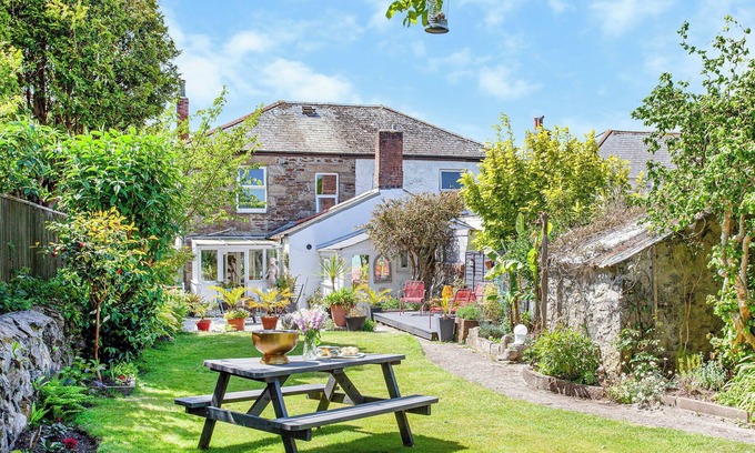 Redruth Cottage | 3 bedroom accommodation in Redruth, near Portreath