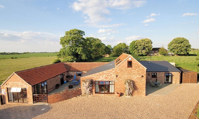 Alford House | 3 bedroom accommodation in Mumby, near Anderby Creek