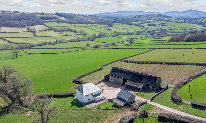 Llandefalle Cottage | 3 bedroom accommodation in Llandefalle, near Brecon