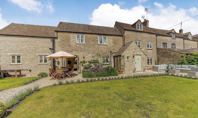 Stroud Cottage | 3 bedroom accommodation in Bisley, near Stroud