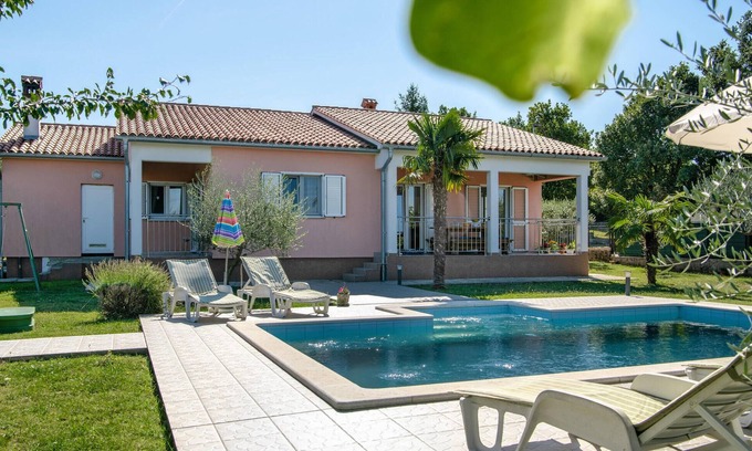 Rogocana House | 3 bedroom amazing home in Breg Ivanovci