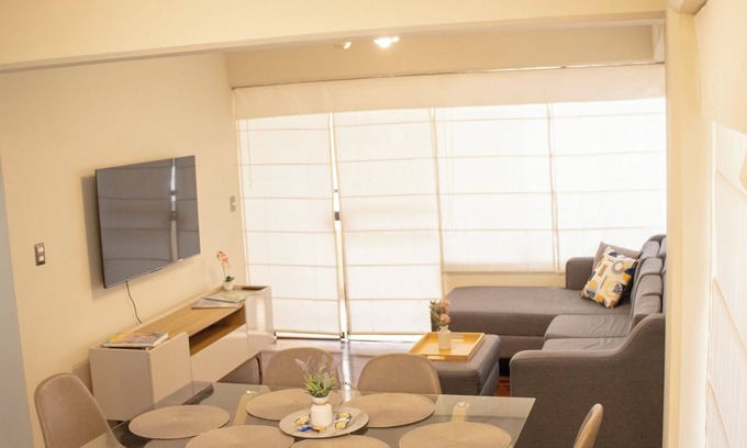 Santa Cruz Apartment | 3-bedroom apartment in marvelous Miraflores with WiFi